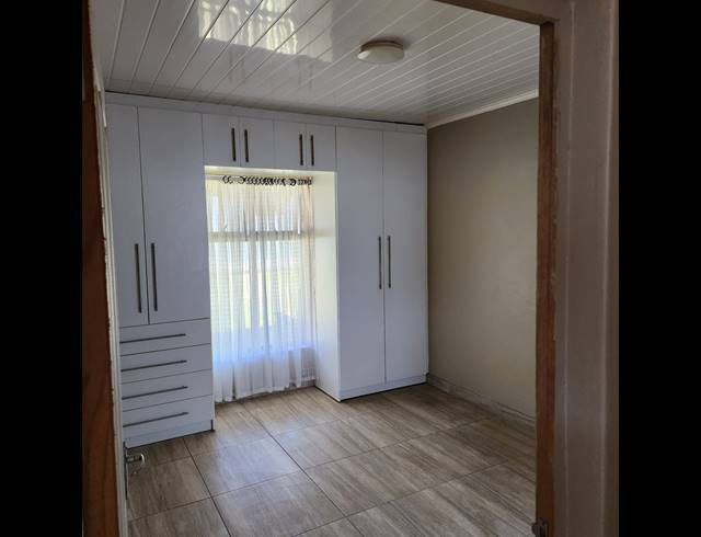 1 bed property to rent in GREENFIELDS